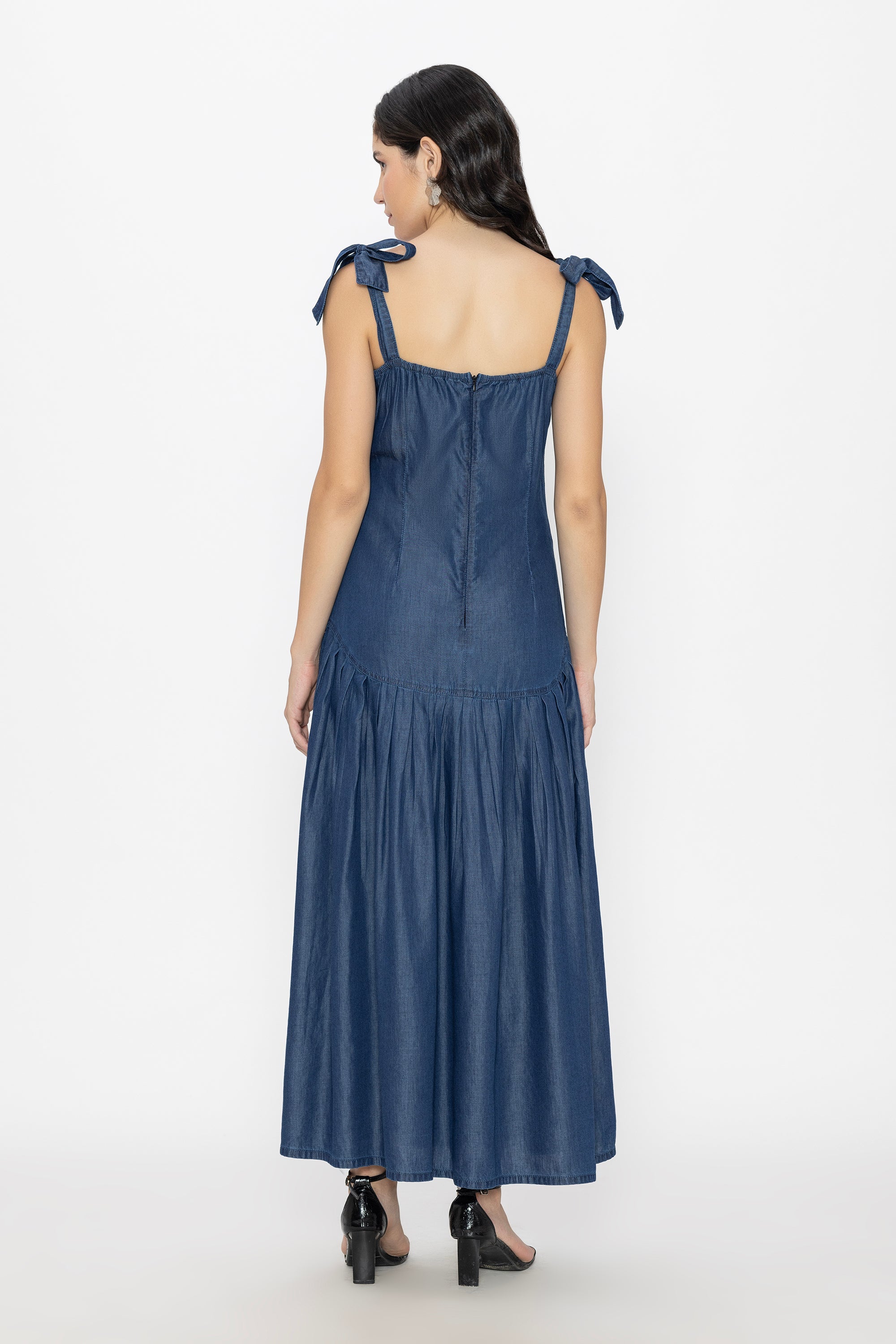 Miss Knot Dress