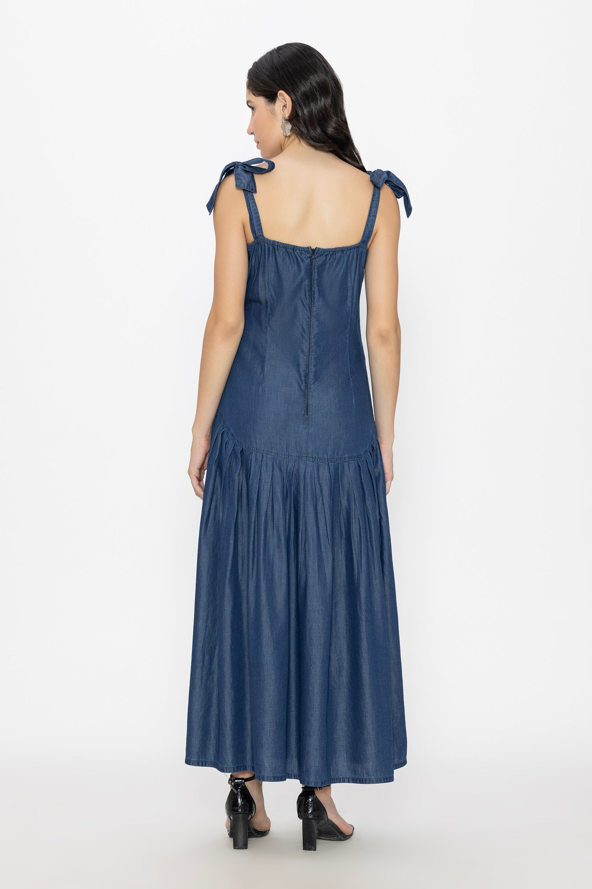 Miss Knot Dress